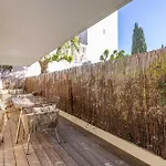 Charming In Residential Neighbourhood *
