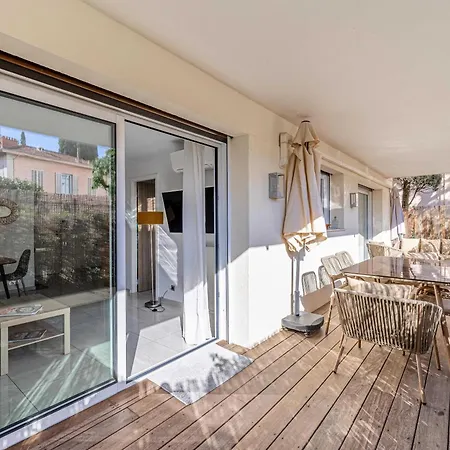 Charming In Residential Neighbourhood Lejlighed