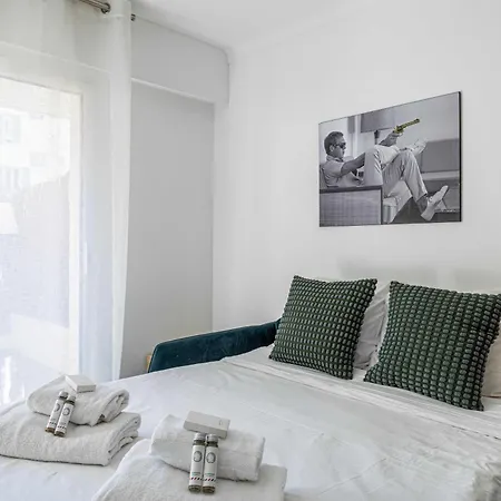 Апартаменты Charming In Residential Neighbourhood