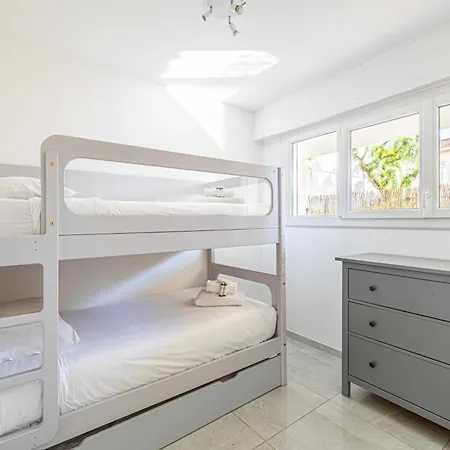 Апартаменты Charming In Residential Neighbourhood Канны